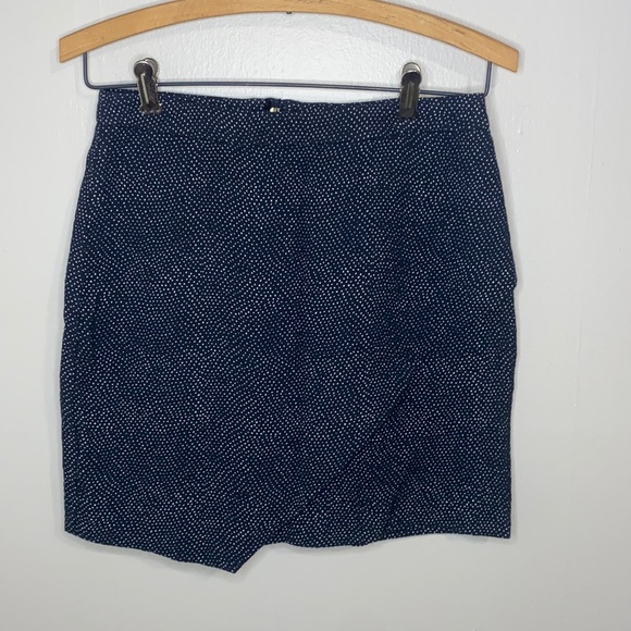 H&M Dresses & Skirts - 🌟Adorable H&M black skirt with white dots!